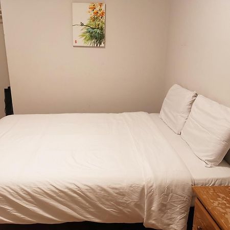Apartmán Cozy Private Rm Heart Of North York Free Parking Full Kitchen Close To Downtown Toronto Exteriér fotografie